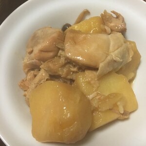 皮まで美味しい！新じゃがいもと鶏肉のうま煮